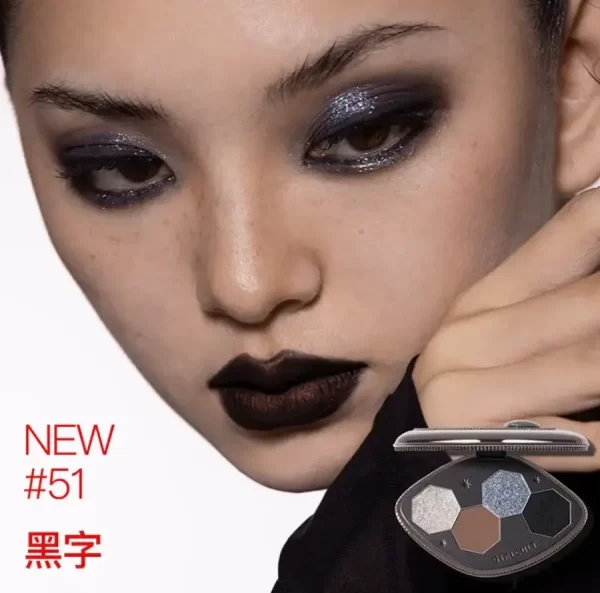 Палітра тіней GIRLCULT Four Great Inventions Eyeshadow Palette #51 Black Words - Зображення 3